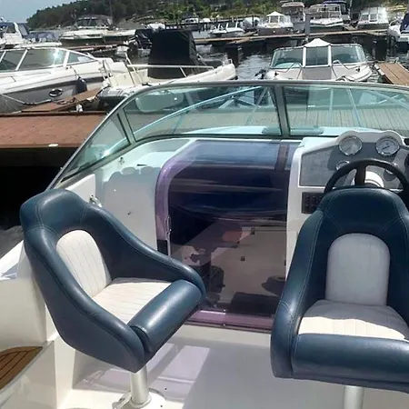 6 Person In Aure-by Traum * Aure (Aure)