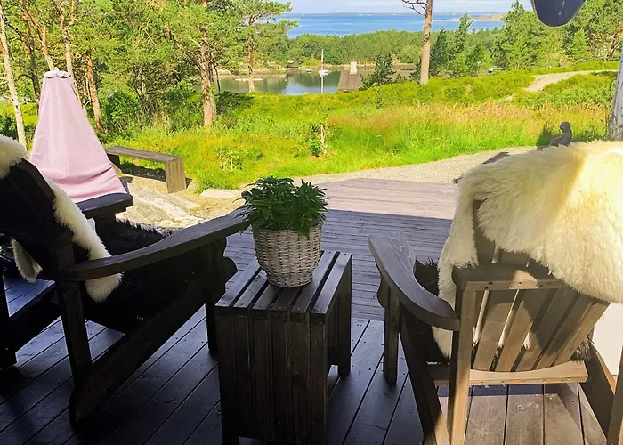 6 Person In Aure-by Traum * Aure (Aure)