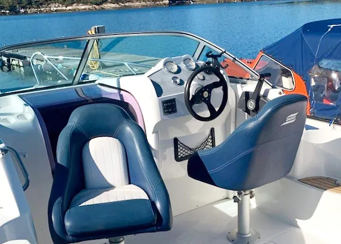 6 Person In Aure-by Traum *